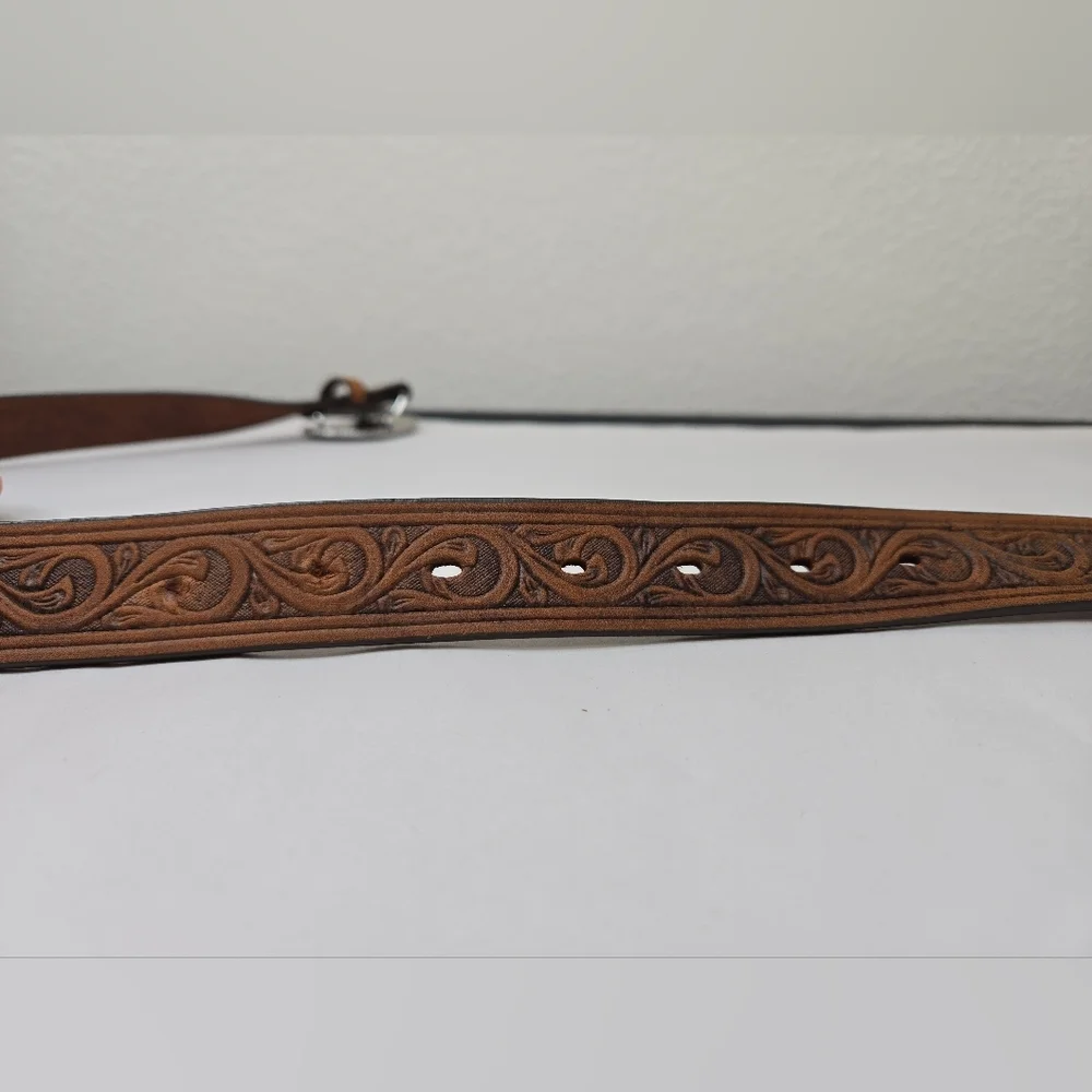 Justin's Women Full Grain Leather Belt With Silver Heart Buckle 34 In *READ**